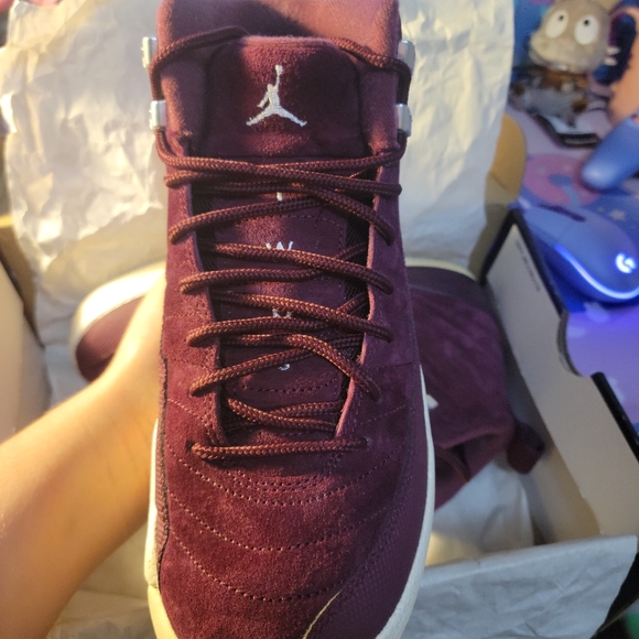 Air Jordan 12 Retro Bordeaux 6.5Y youth/ 8 women - Picture 3 of 5